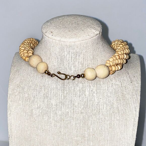 Vintage Wooden Beige Bead Multi Strand Necklace Beads Costume Jewelry Gift - Picture 4 of 7